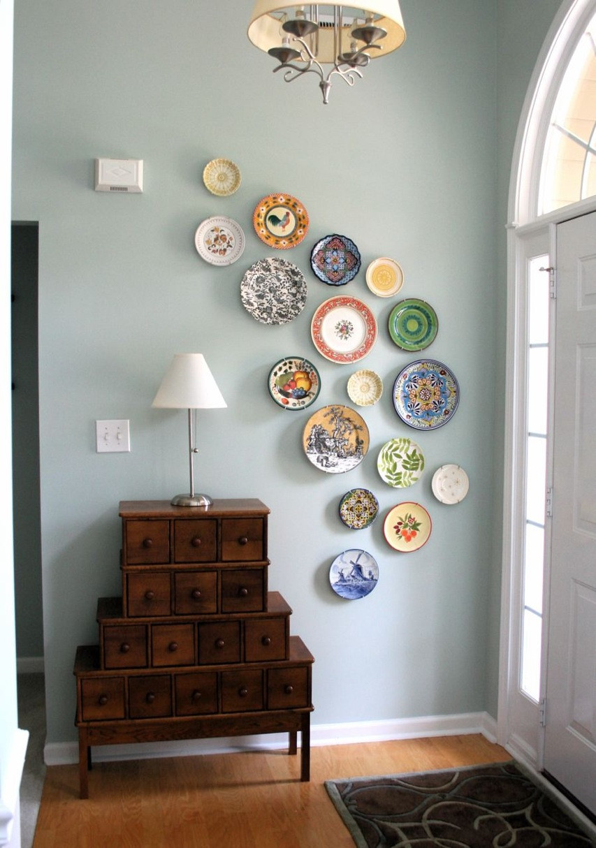 DIY Blog Home Decor
 diy wall art from plates A Pop of Pretty Home Decor Blog
