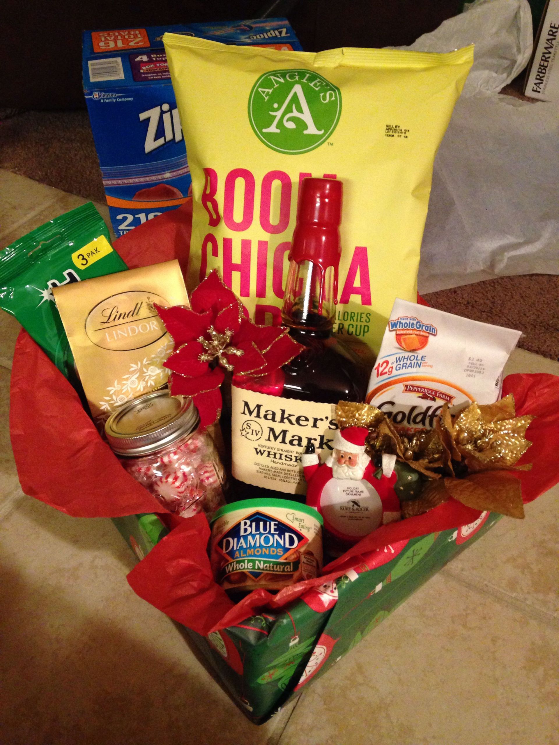 DIY Boss Gifts
 Gift basket for your boss during the holidays