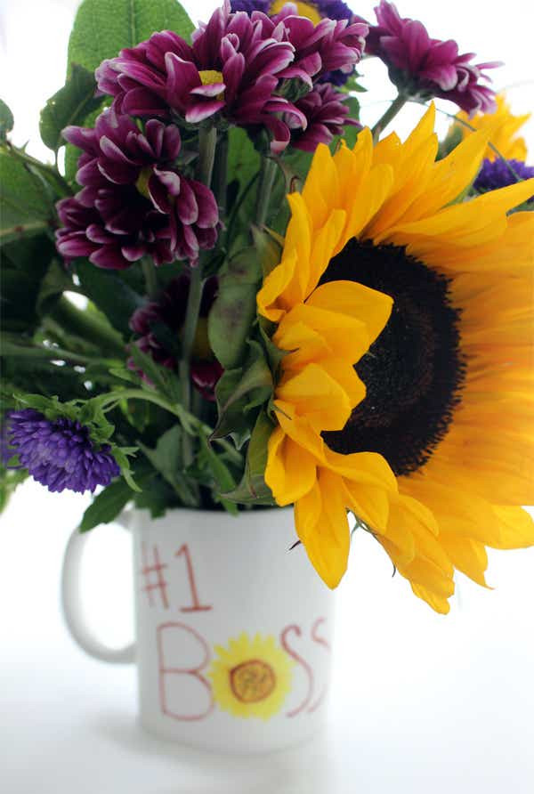 DIY Boss Gifts
 DIY Bosses Day Gift How Permanent Marker Mug Bouquet