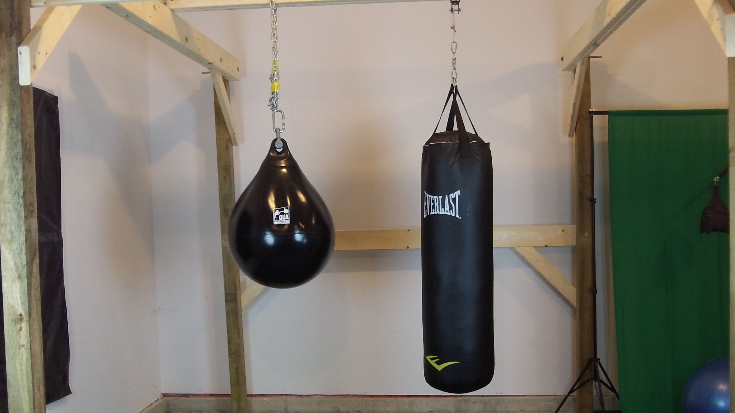 DIY Boxing Bag
 Why Not Build Your Own Boxing Gym
