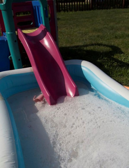 Diy Bubble Bath For Kids
 DIY Outdoor Bubble Bath For Kids