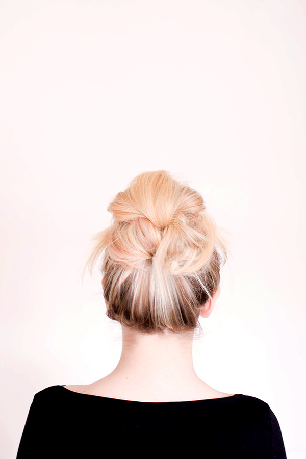 DIY Bun Hairstyle
 sitting in our tree DIY messy bun for long hair