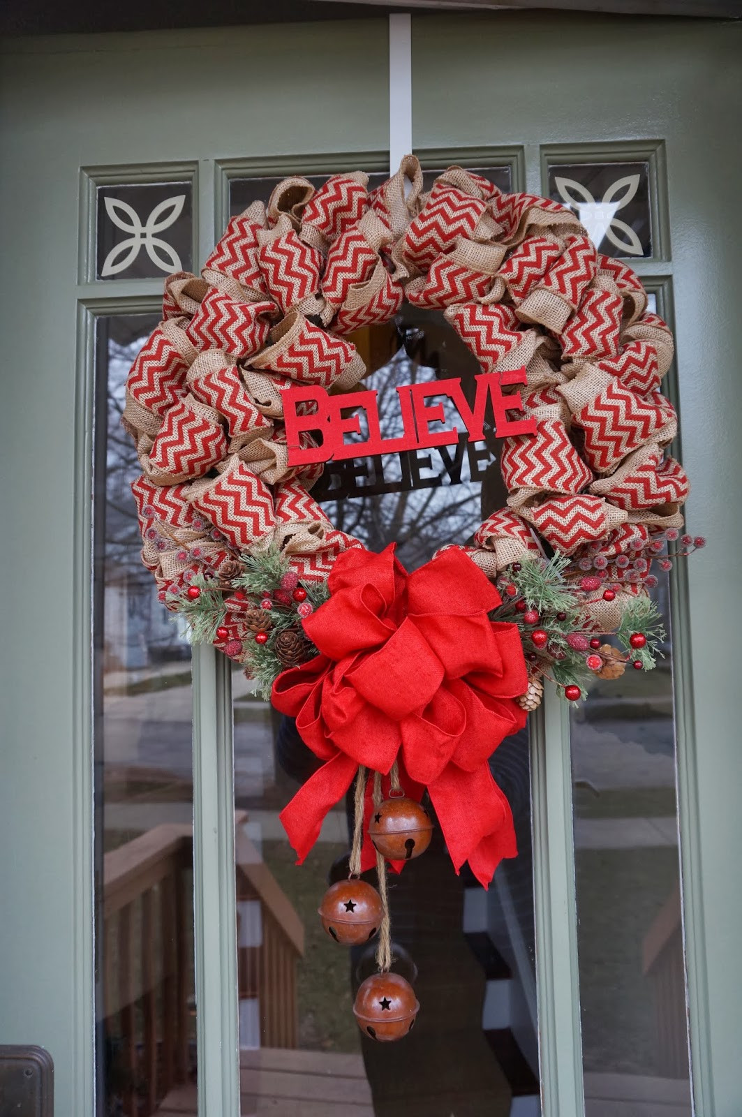 DIY Burlap Christmas Wreaths
 A Card A Day A Burlap Christmas wreath