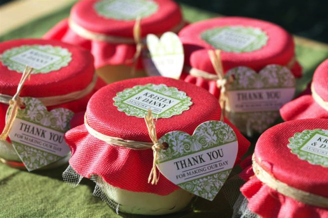DIY Candle Wedding Favors
 15 Creative DIY Wedding Favors Your Guests Will Cherish