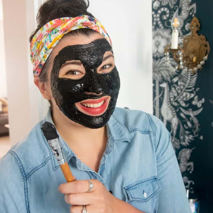 DIY Charcoal Face Mask Peel Off
 DIY Peel f Face Mask with Activated Charcoal