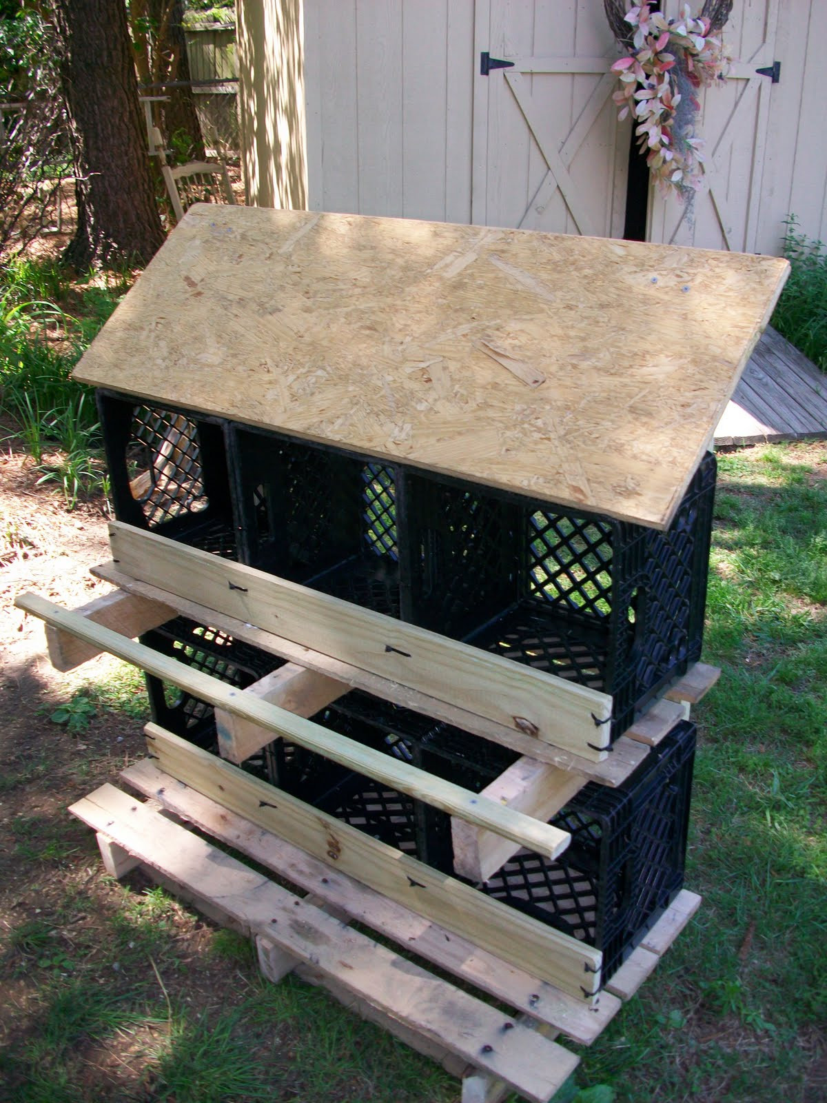 DIY Chicken Nesting Boxes
 20 Easy & Cheap DIY Chicken Nesting Boxes