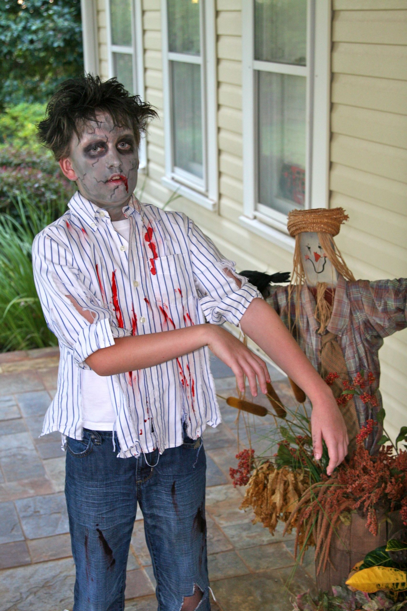 Diy Child Zombie Costume
 zombie costume