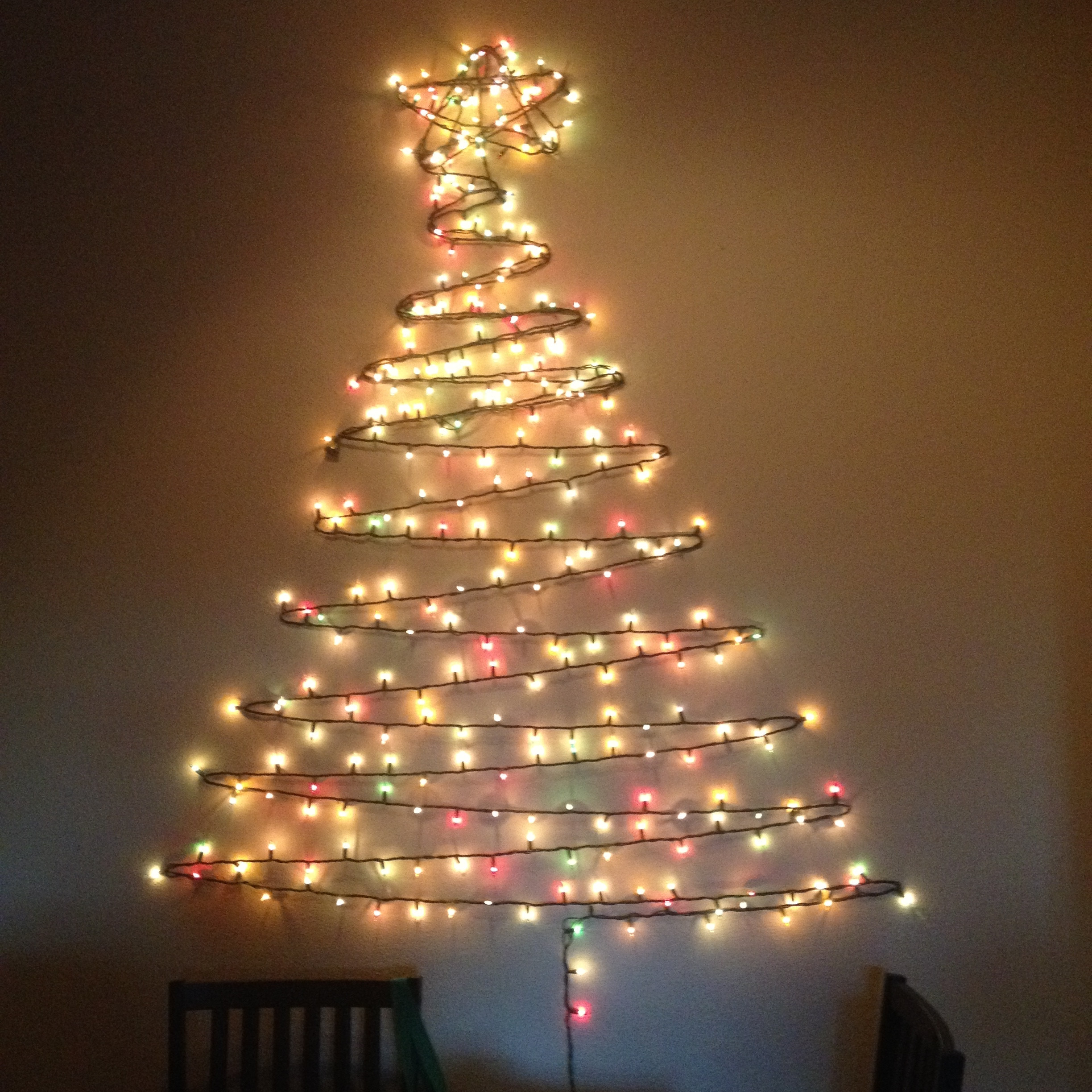 DIY Christmas Light Tree
 11 last minute DIY Christmas trees