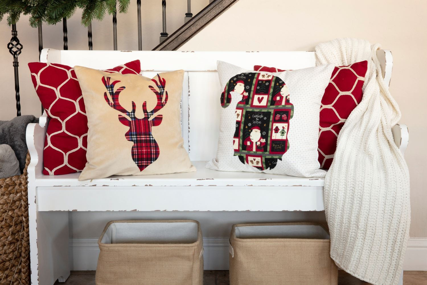 DIY Christmas Pillows
 Aleene’s Original Glues DIY No Sew Christmas Pillows