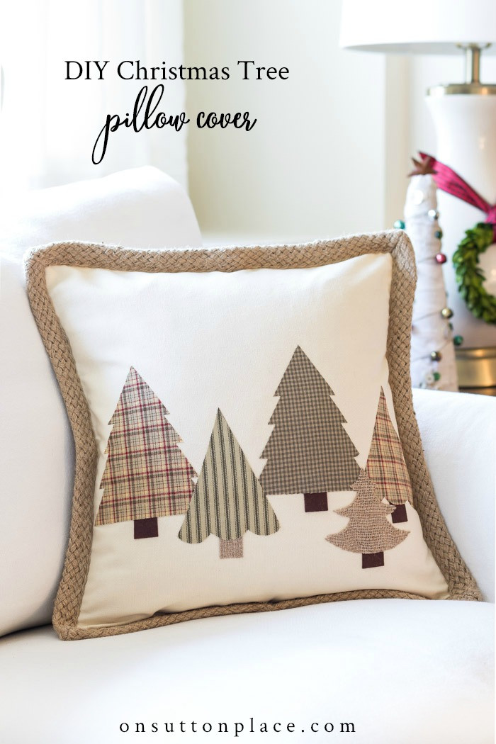 DIY Christmas Pillows
 DIY No Sew Christmas Tree Pillow