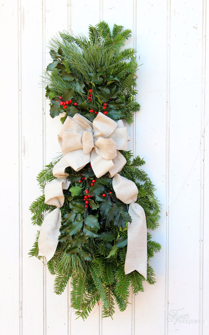 DIY Christmas Swags
 How to Make a Christmas Swag FYNES DESIGNS