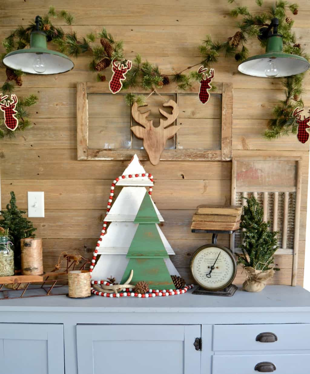 DIY Christmas Tree Decor
 DIY Rustic Wall Christmas Tree To Add Character & Charm To