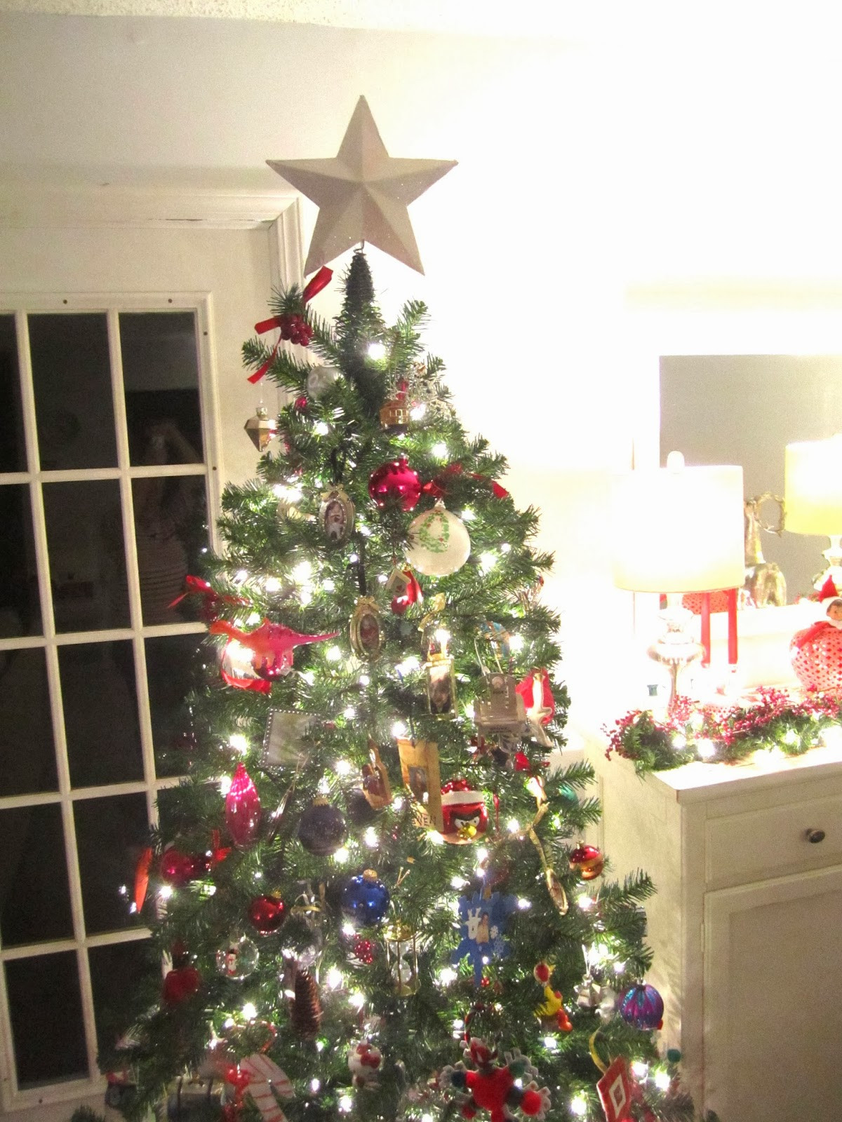 DIY Christmas Tree Star
 Swoon Style and Home DIY Glittery Christmas Tree Star