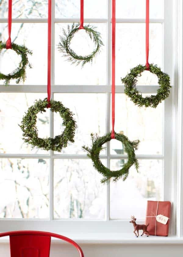DIY Christmas Window Decorations
 30 Insanely Beautiful Last Minute Christmas Windows