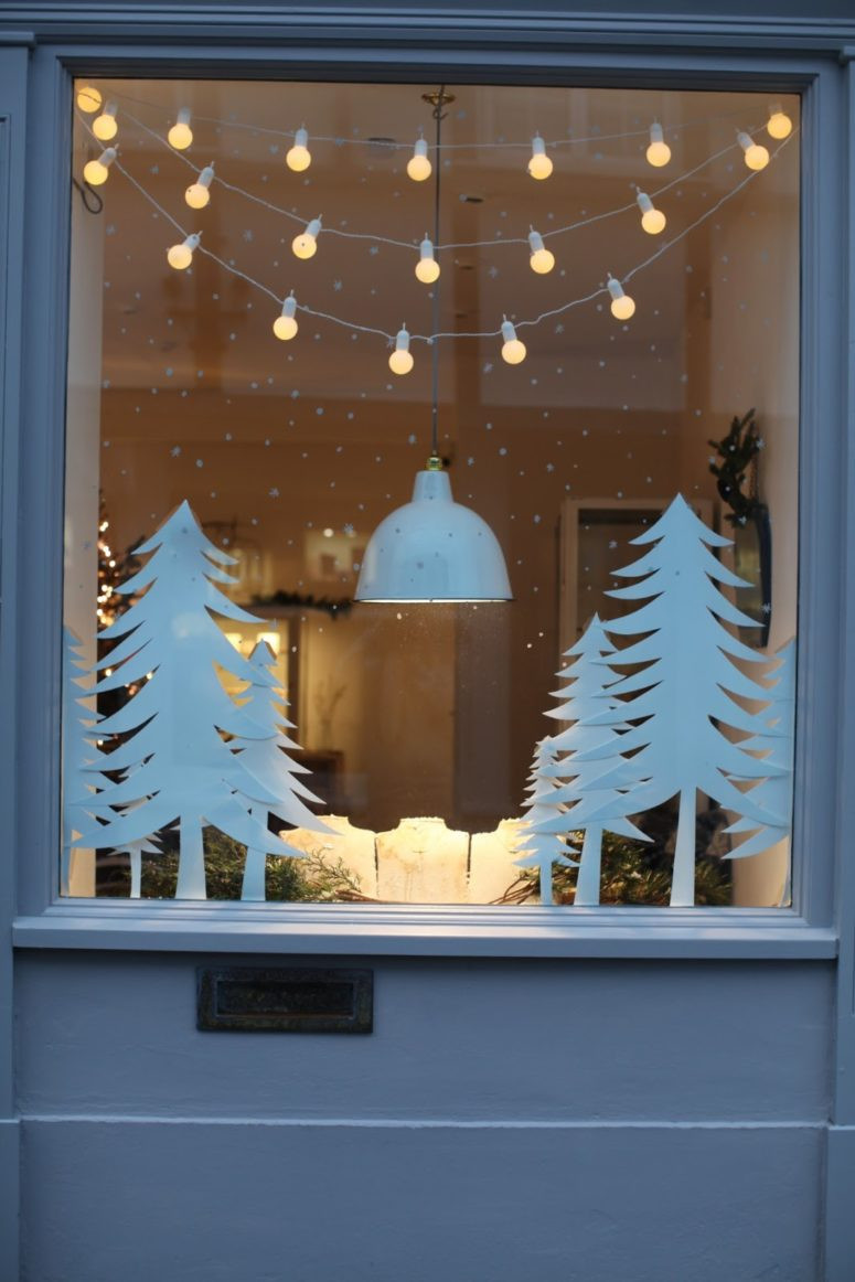 DIY Christmas Window Decorations
 43 Elegant Christmas Window Decor Ideas