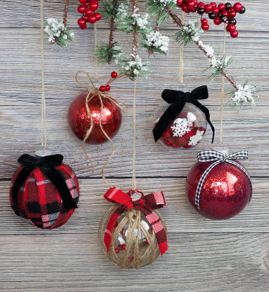 DIY Clear Christmas Ornaments
 Easy Ways to Decorate a Clear Christmas Ornament