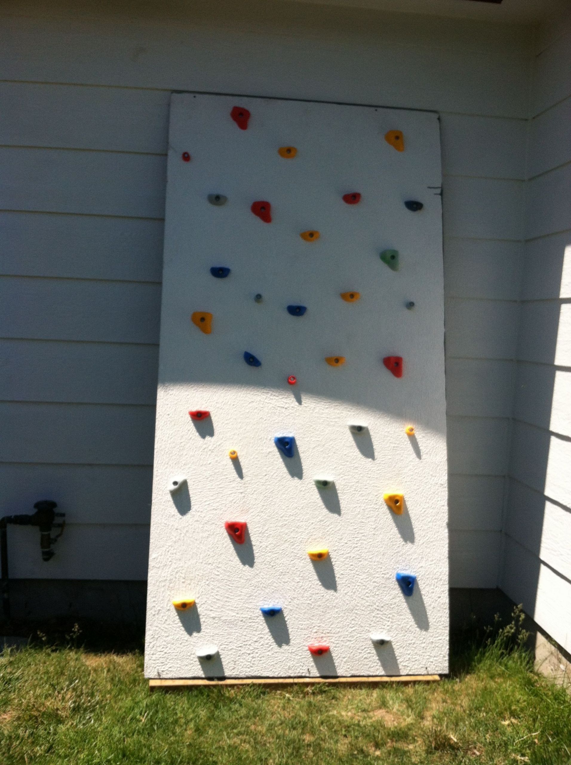 DIY Climbing Wall For Toddlers
 51 Bud Backyard DIYs That Are Borderline Genius