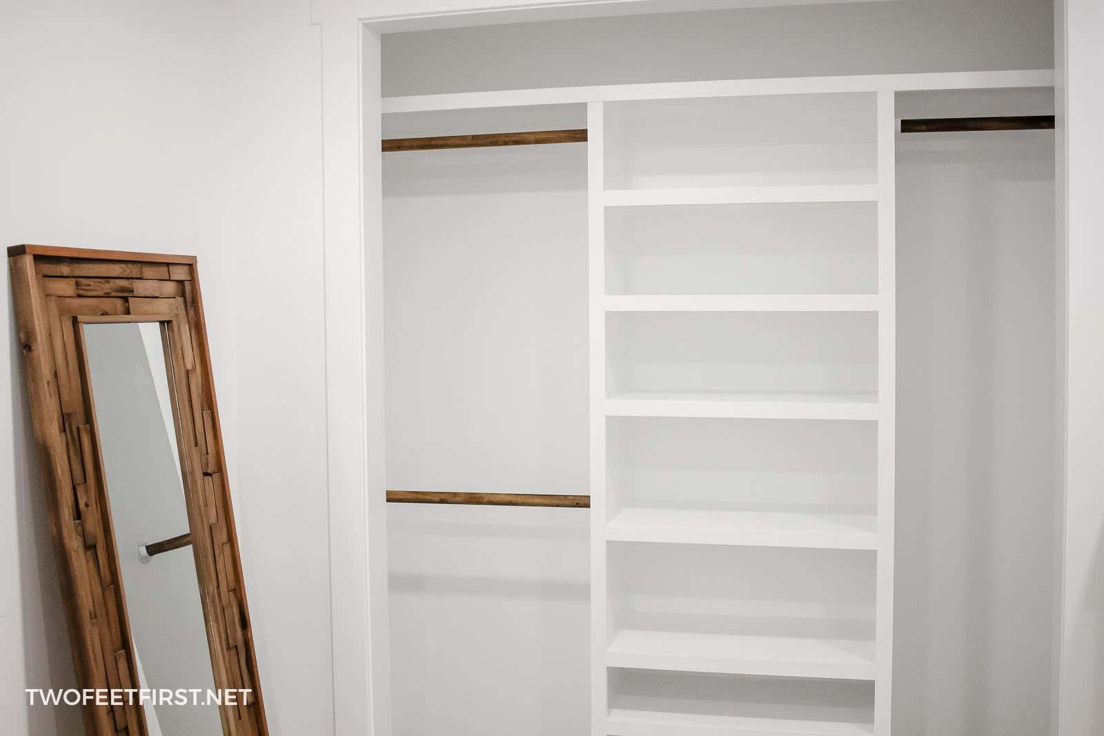 DIY Closet Organizer
 How to Build an Easy DIY Closet Organizer