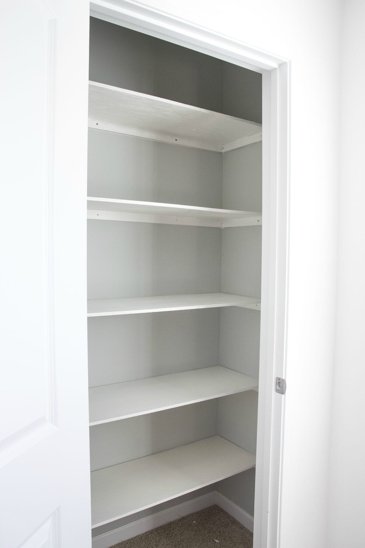 DIY Closet Organizer
 Basic DIY Closet Shelving