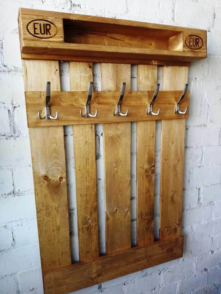 DIY Coat Rack Stand
 DIY Wood Pallet Coat Rack with Shelf