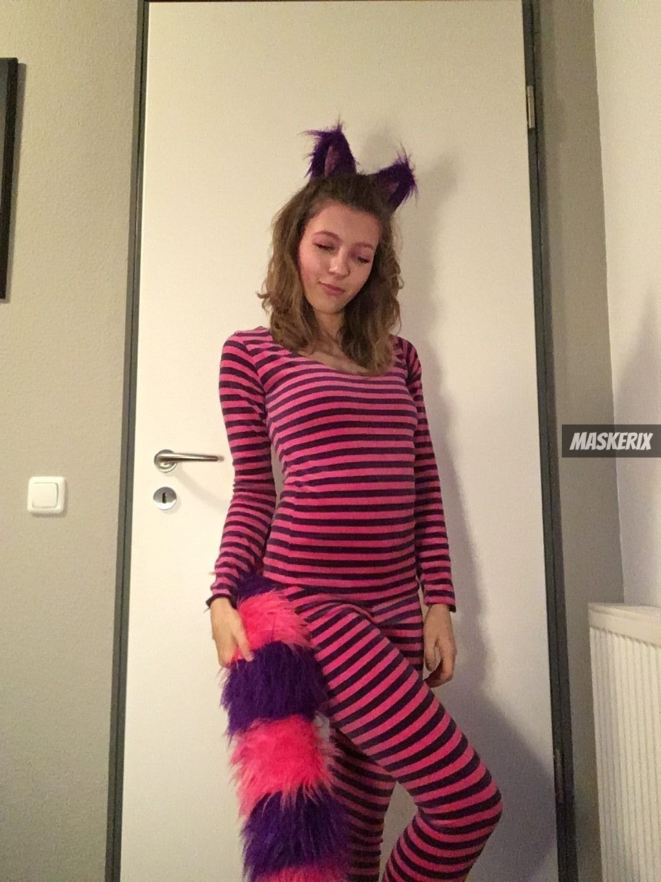 DIY Costume For Cat
 DIY Alice in Wonderland Cheshire Cat Halloween Costume