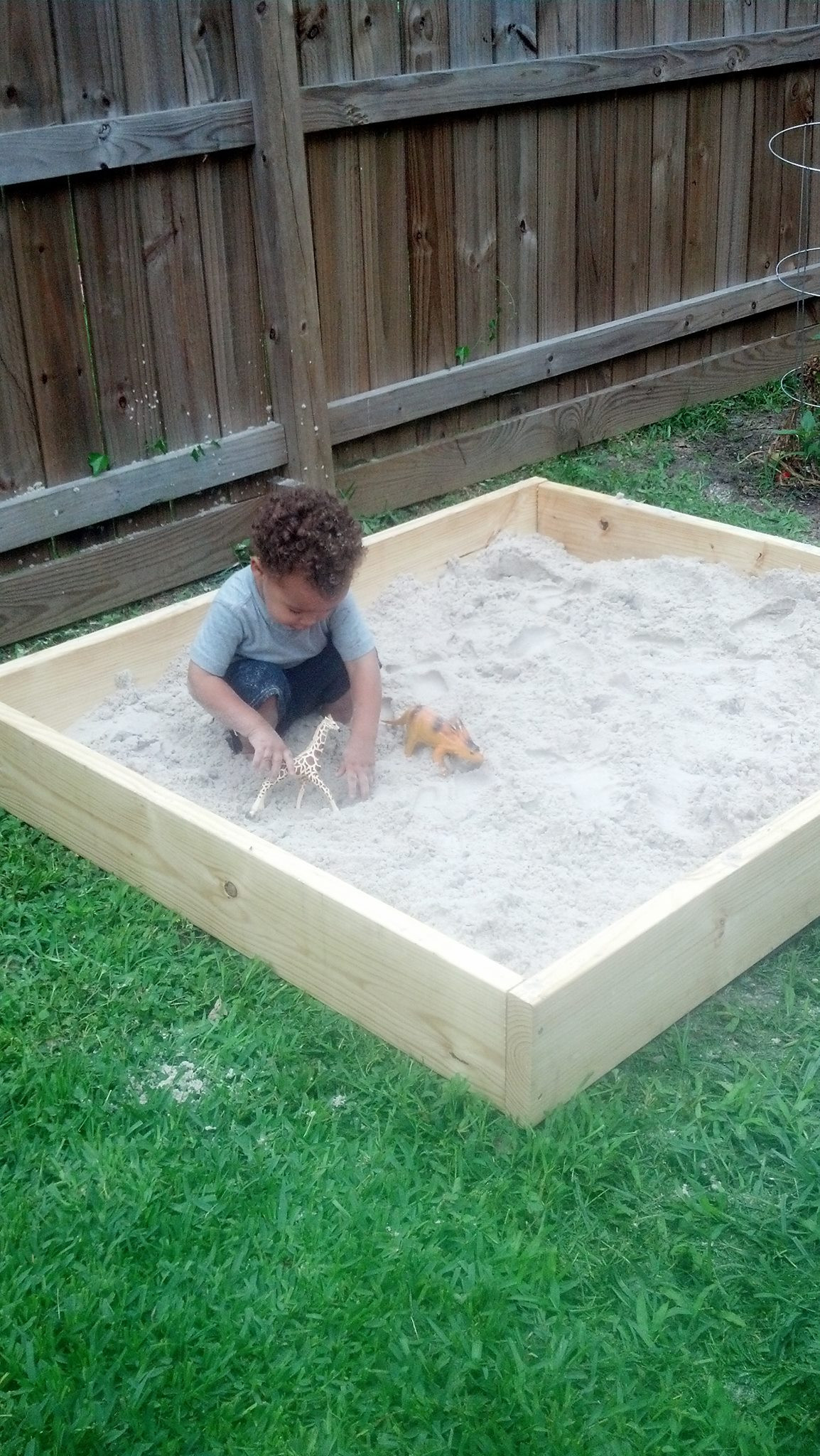 DIY Covered Sandbox
 DIY Sandbox