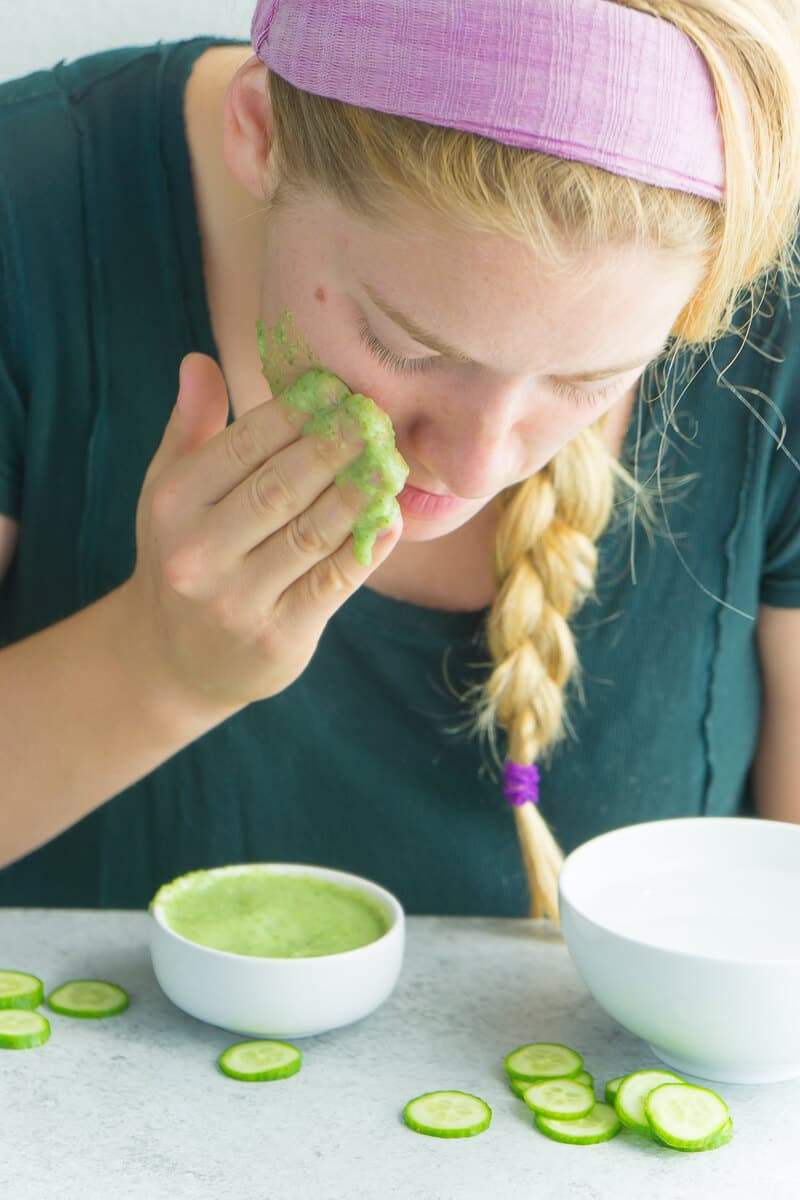 DIY Cucumber Face Mask
 Easy DIY Cucumber Honey Face Mask That Will Refresh Your Skin