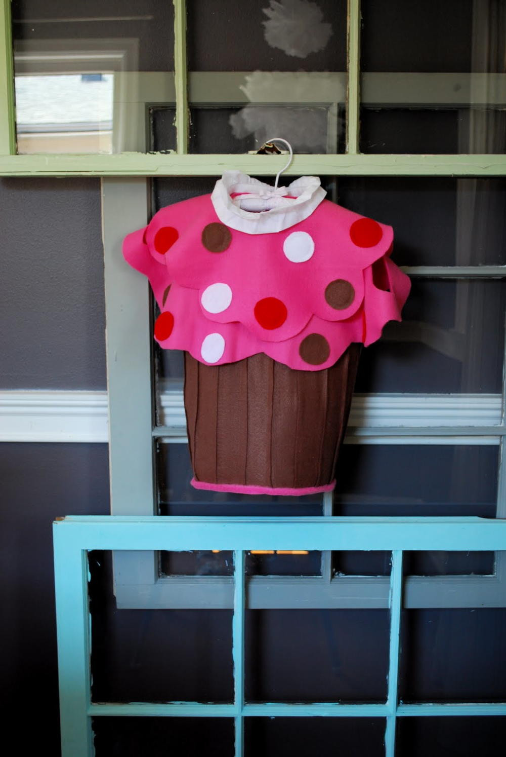 DIY Cupcake Costume
 Sweet Little Cupcake Costume