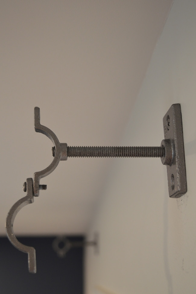 DIY Curtain Rod Brackets
 Make this industrial curtain rod with brackets and finials