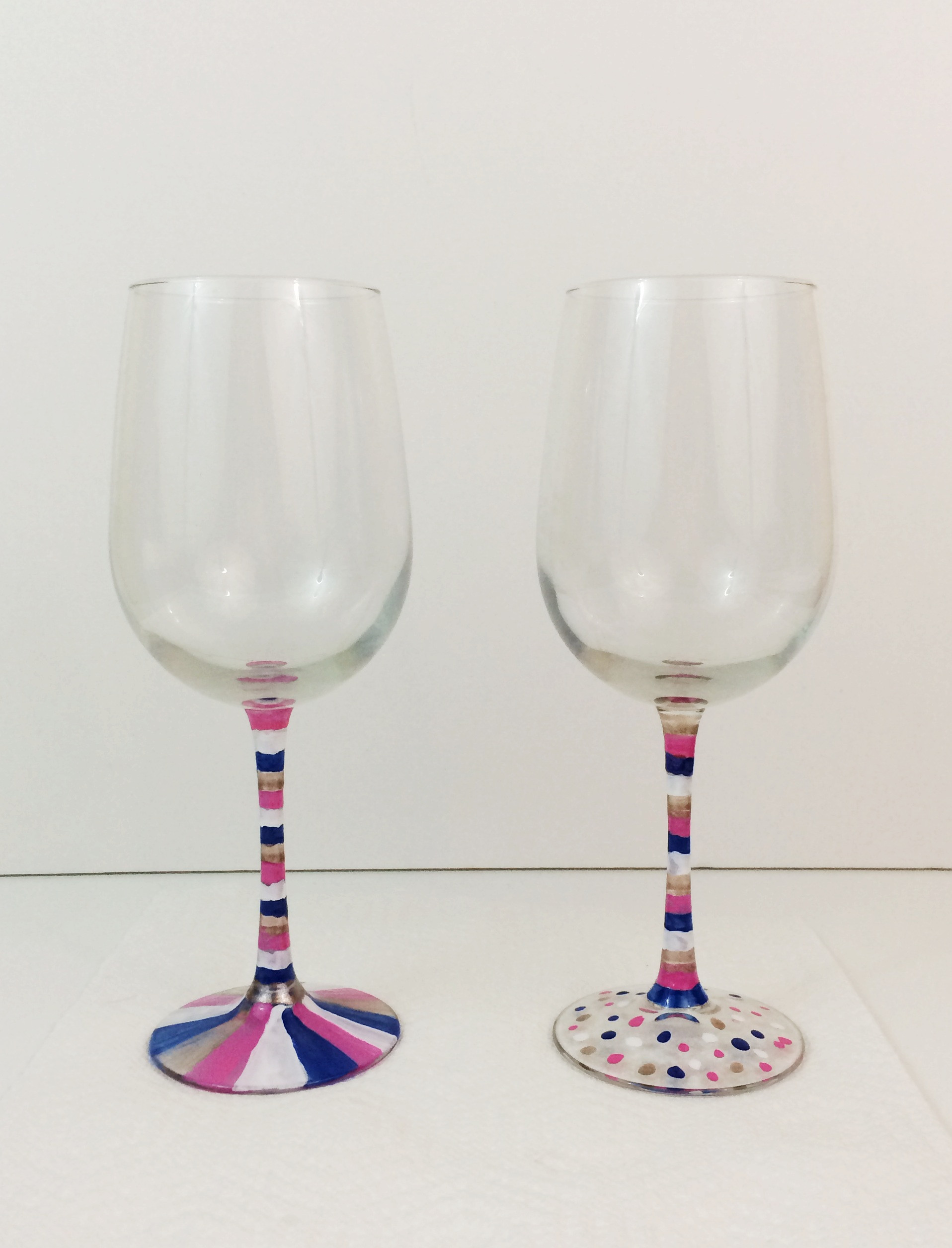 DIY Decorative Wine Glasses
 EASY WINE GLASS DECORATING DIY