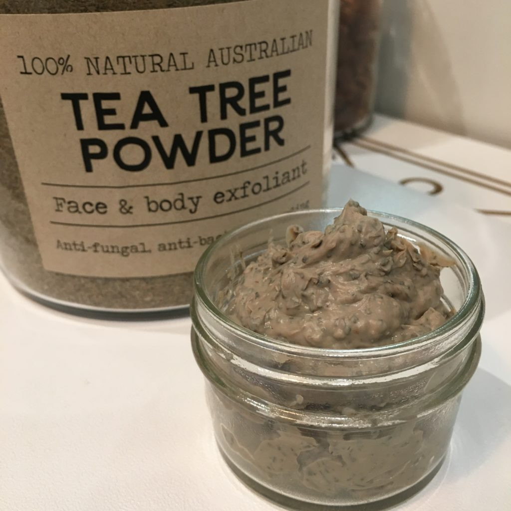 DIY Deep Cleansing Face Mask
 Deep Cleansing DIY Face Mask with Bentonite Clay & Raw Honey