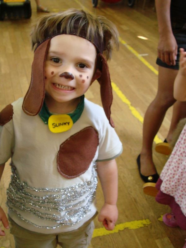 DIY Dog Costumes For Kids
 Slinky dog costume