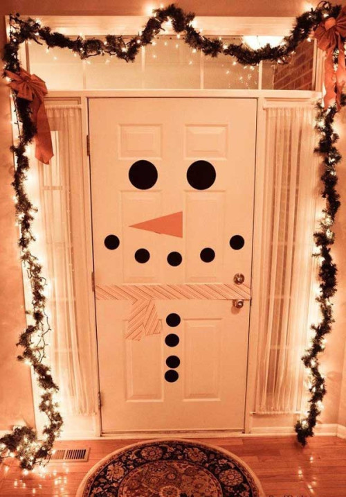 DIY Door Decorations
 5 Bud DIY Christmas Decorations