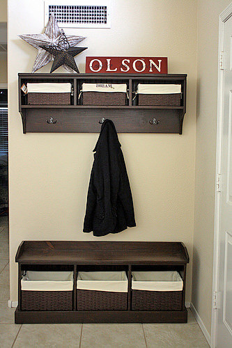 Diy Entry Bench With Storage
 15 DIY Entryway Bench Projects