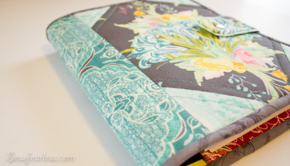 DIY Fabric Planner Cover
 Celebrating the New Year Quilted Planner Cover [tutorial ]