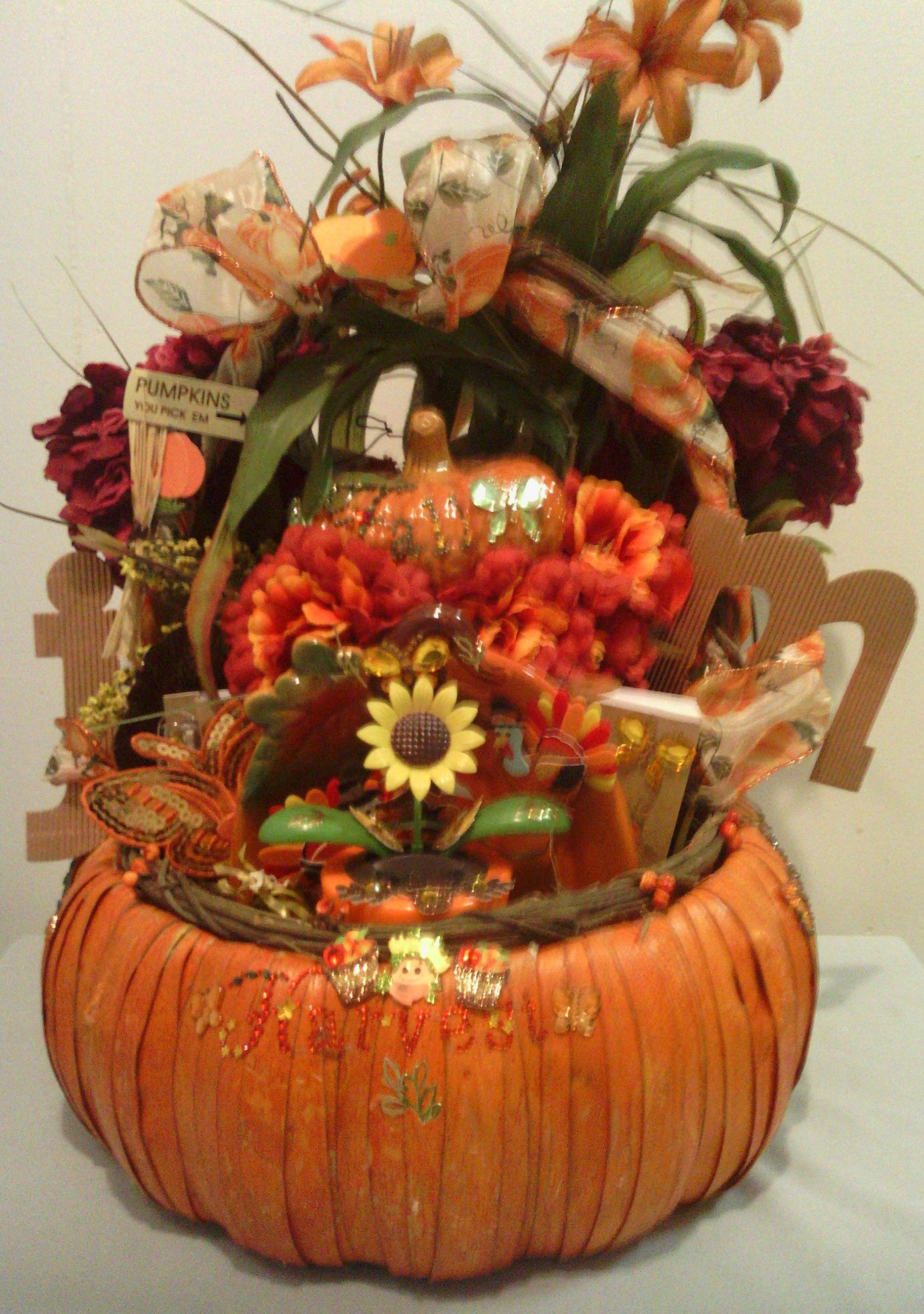 Diy Fall Gift Basket Ideas
 Here s another past Fall Gift Basket decoration where the