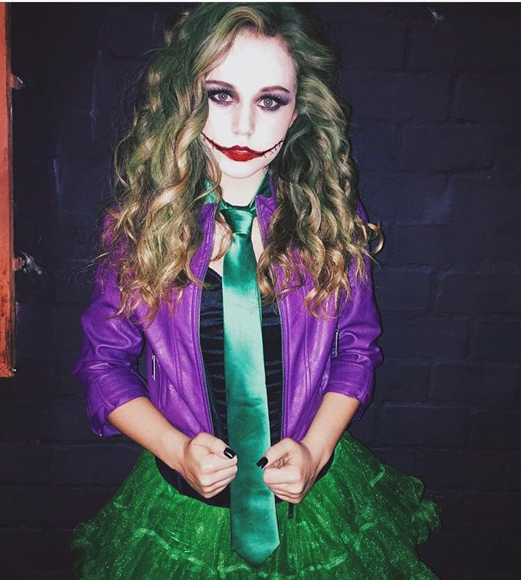 DIY Female Joker Costume
 Pin on HALLOWEEEEN