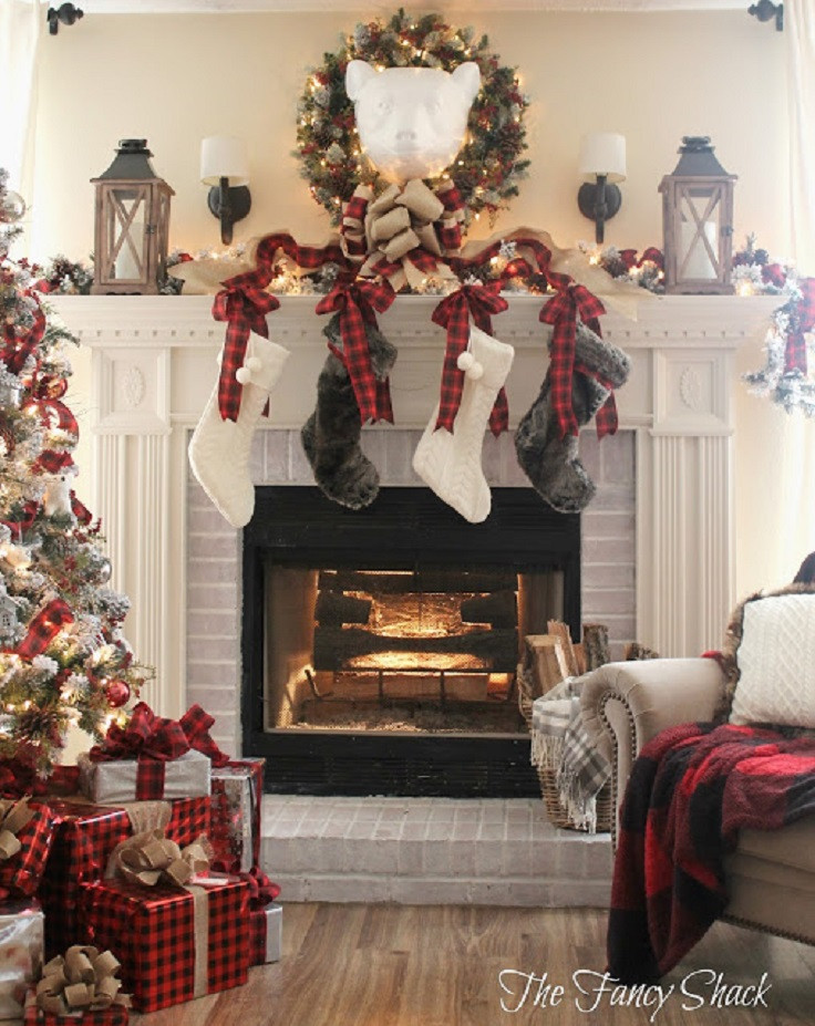 DIY Fireplace Decor
 13 Wintry Christmas Fireplace Decorations to Celebrate The