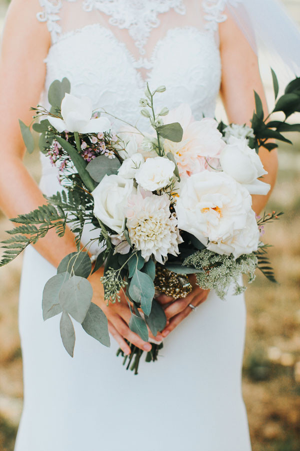 DIY Flower Wedding
 These 4 Tricks Will Help You DIY Your Wedding Bouquet