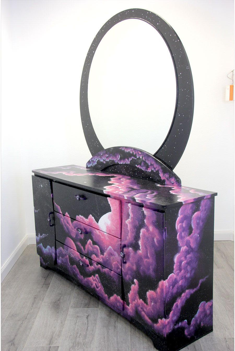 DIY Galaxy Room Decor
 Custom painted dresser with a galaxy interstellar cloud