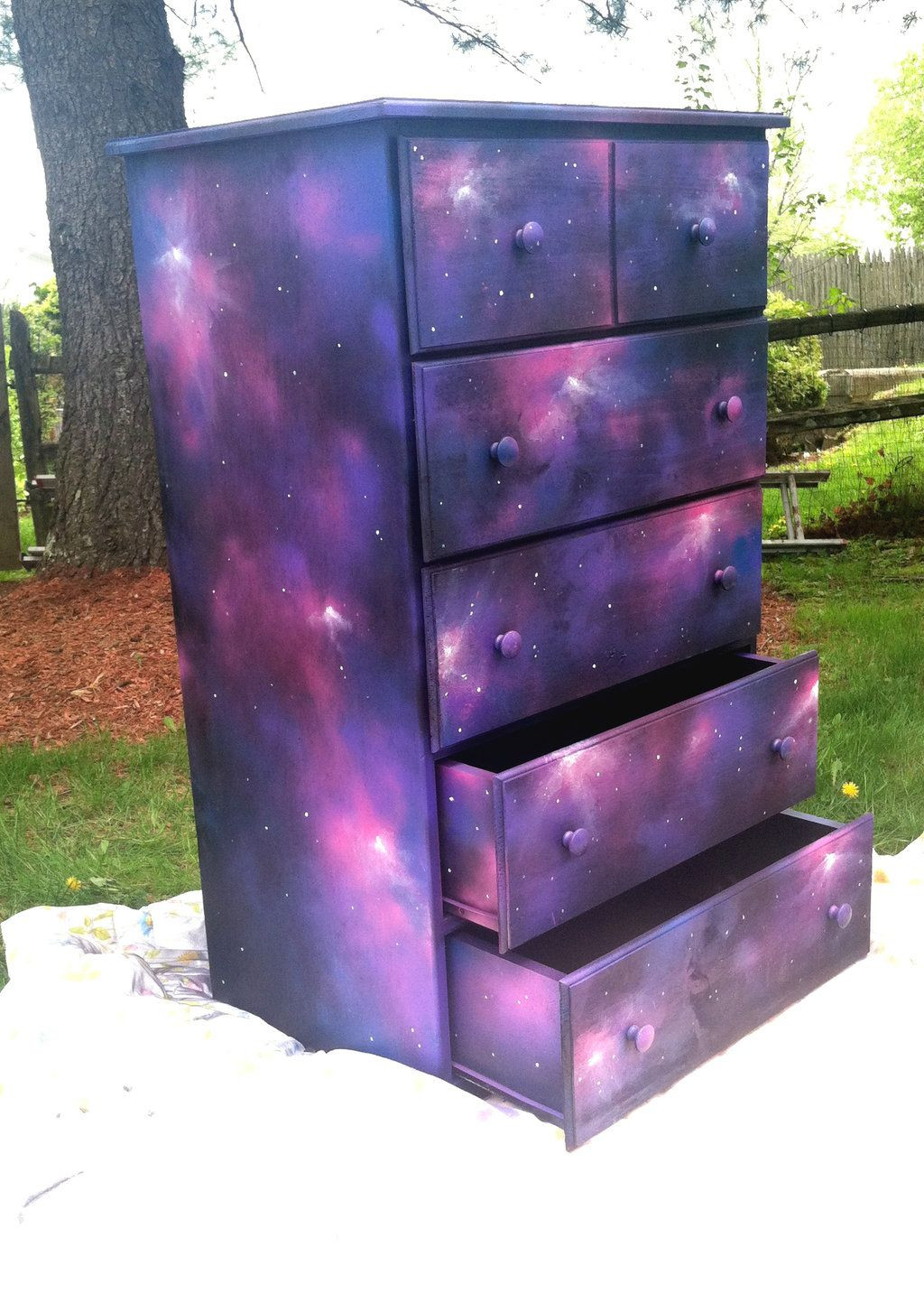DIY Galaxy Room Decor
 Galaxy dresser …