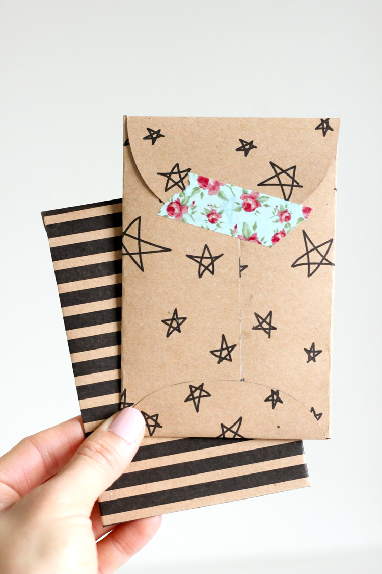 DIY Gift Card Envelopes
 Kraft Paper Gift Card Envelope – Free Printable