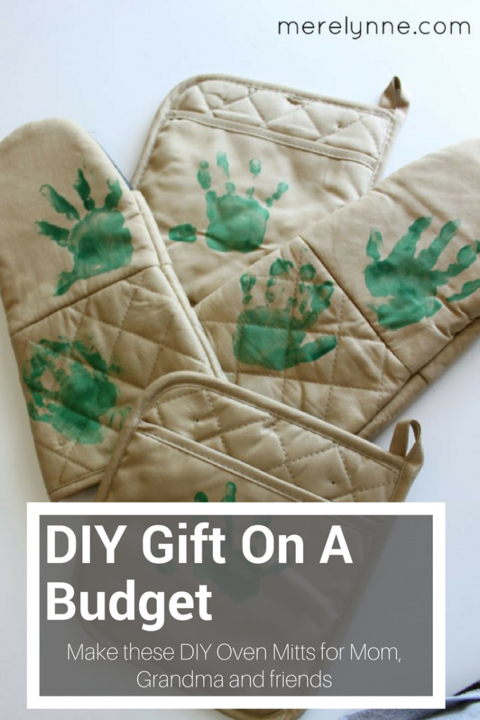 DIY Gift Ideas For Grandma
 DIY Grandparents Day Gift Personalized Oven Mitts