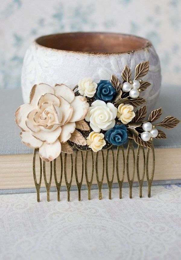 DIY Hair Comb
 10 DIY Floral Hair b Ideas To Try In Weeding Party