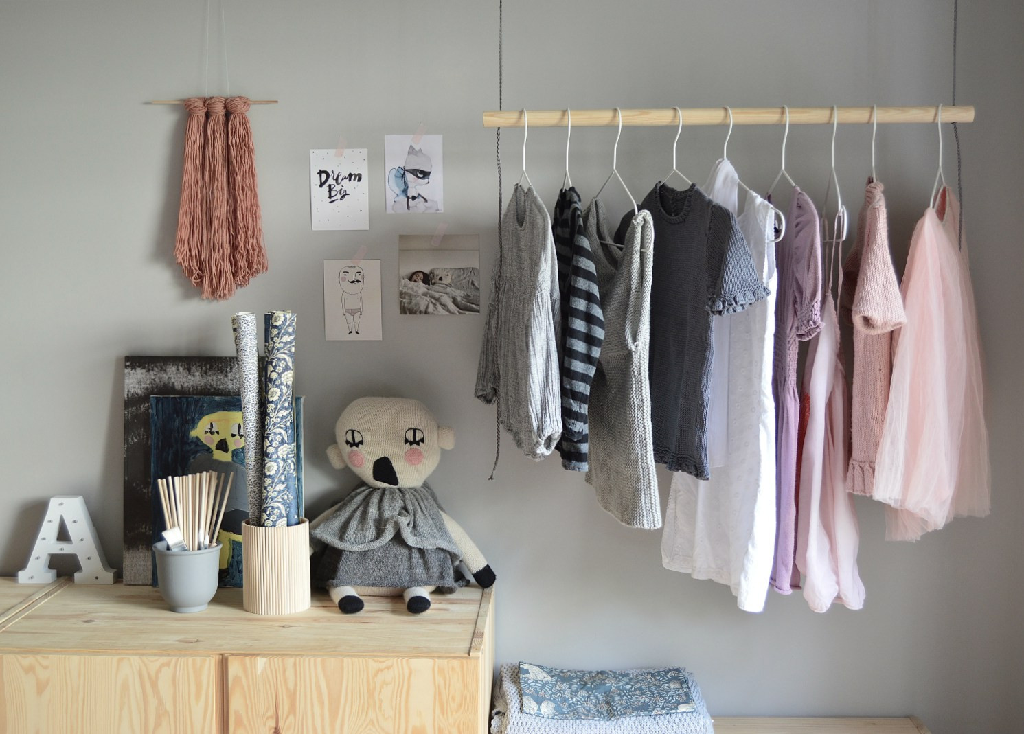 DIY Hanging Clothing Rack
 Hang on With this DIY hanging clothes rack DIY home