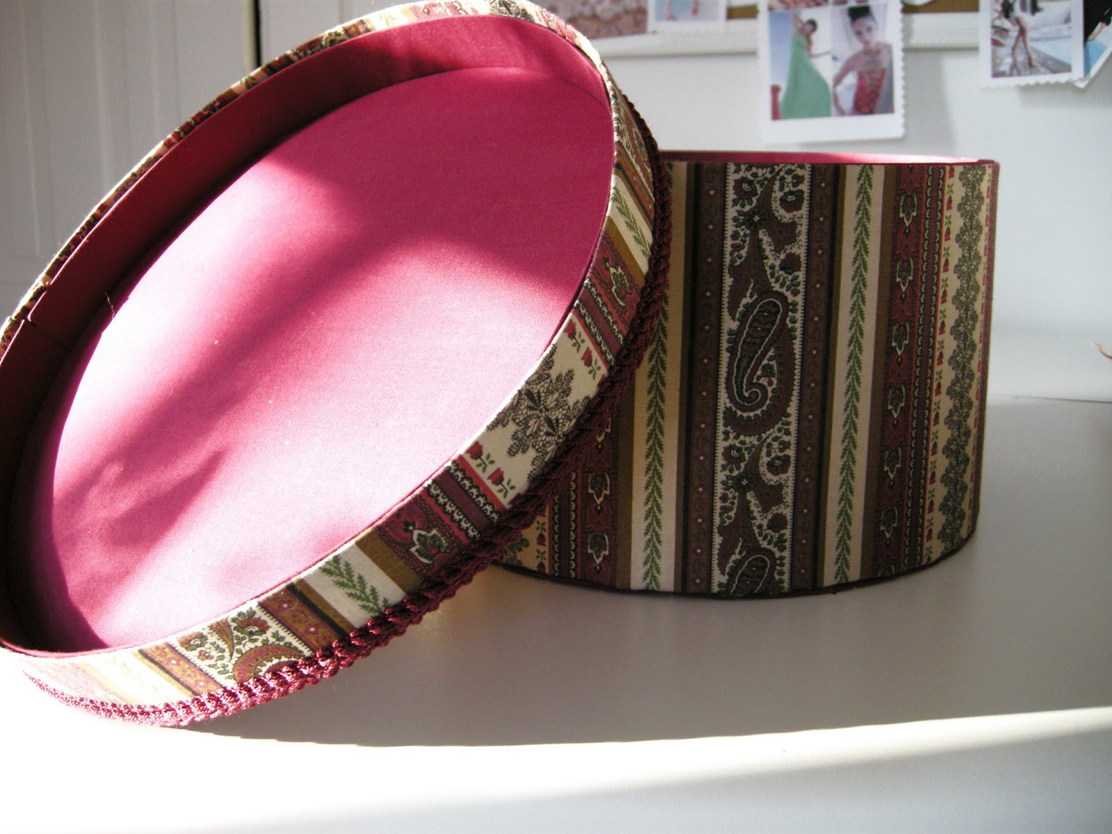 DIY Hat Box
 Etcetorize Show and Tell Fabric Covered Box
