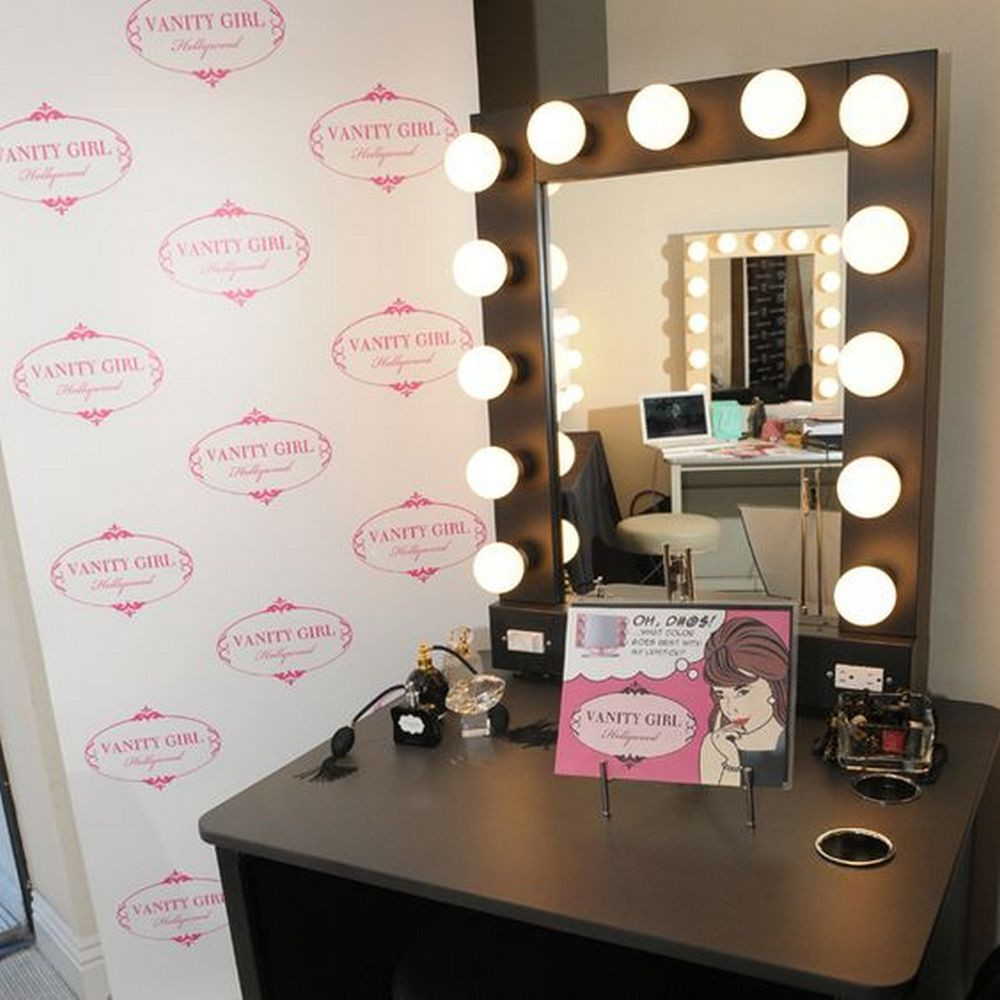 DIY Hollywood Lighted Vanity Mirror
 DIY Hollywood Lighted Vanity Mirror
