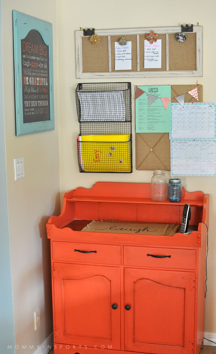 DIY Home Organizers
 DIY Home Wall Organizer with Printable Calendars