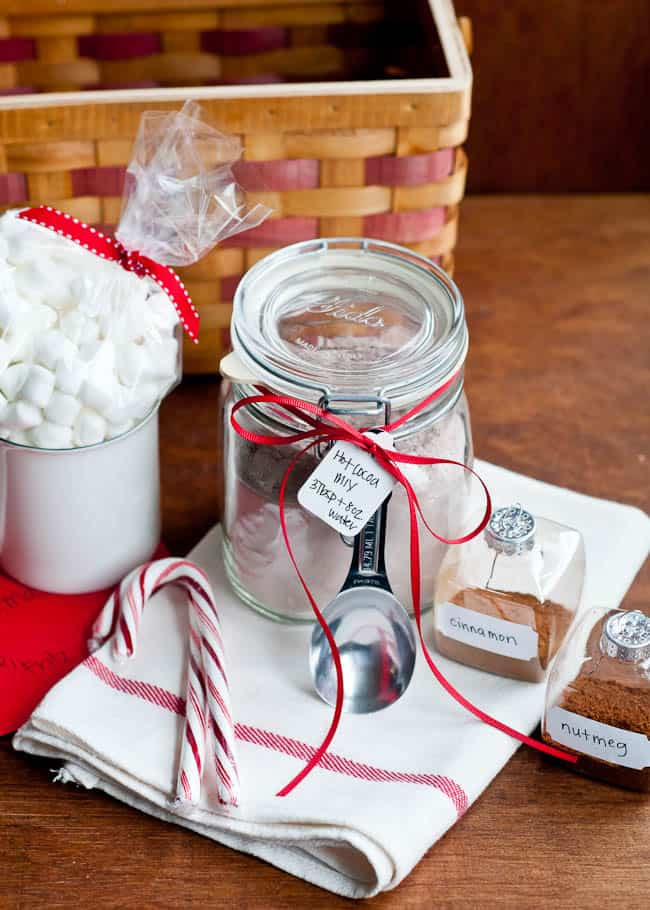 DIY Hot Chocolate Gifts
 A Homemade Gift for Everyone on Your List
