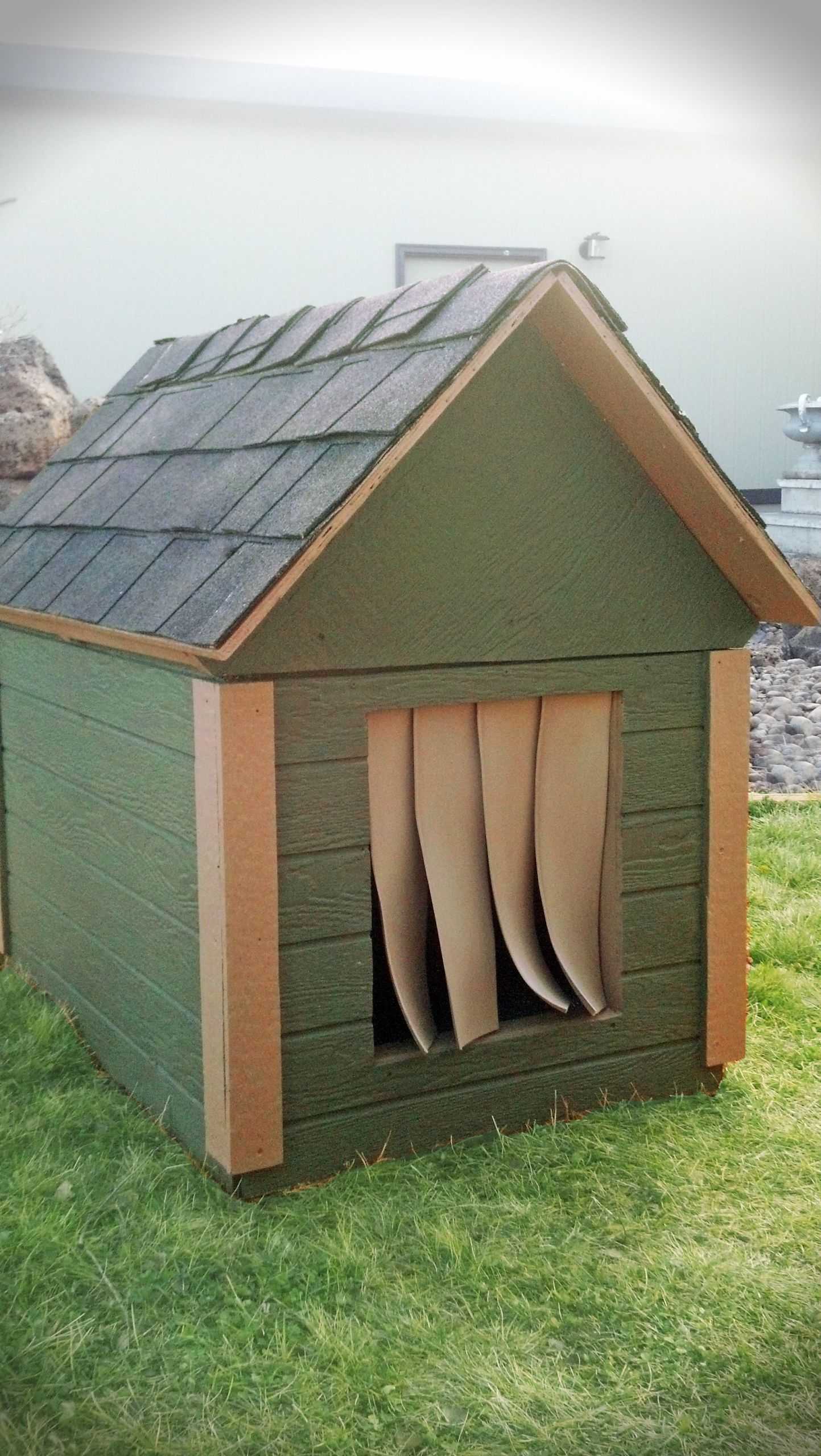 DIY Insulated Dog House
 Cozy insulated dog house to keep your best friend warm in